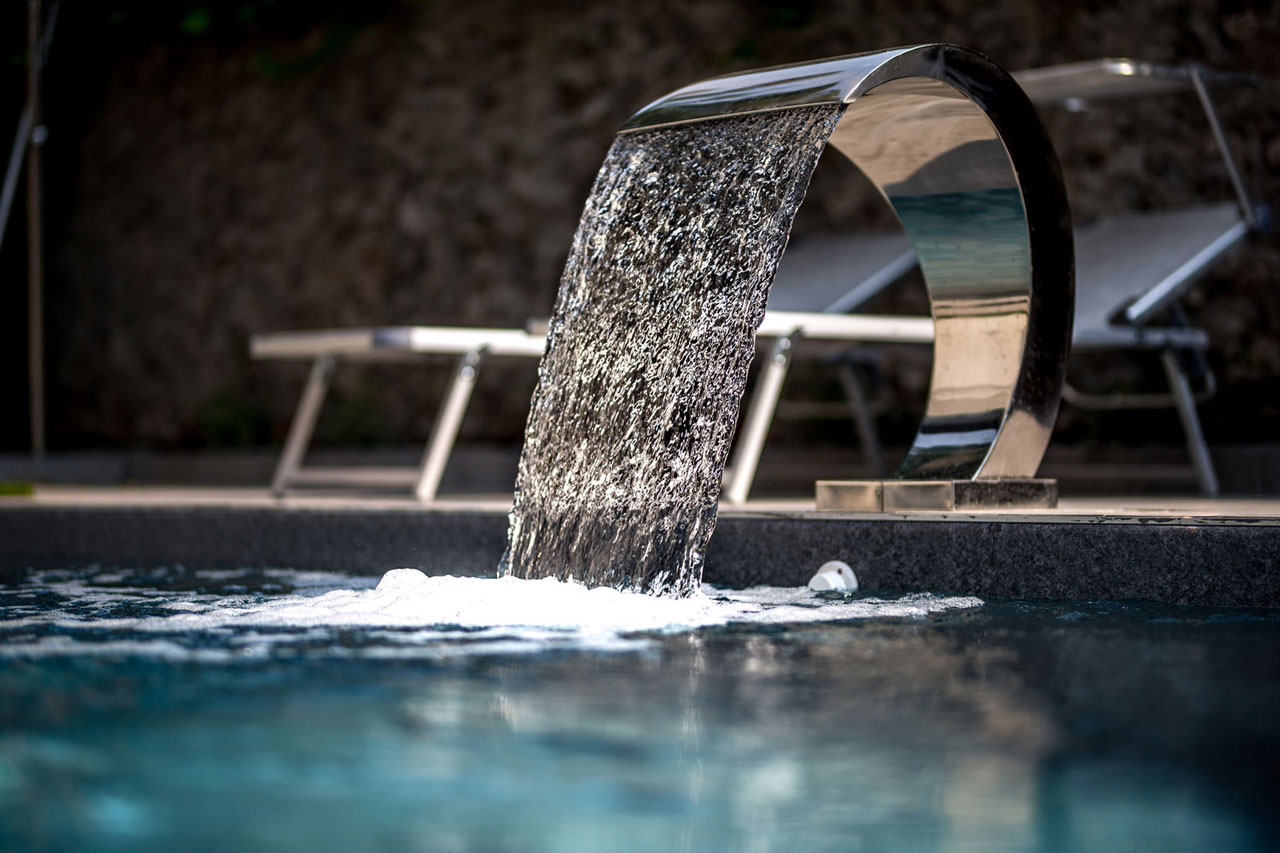 piscina maji como lake